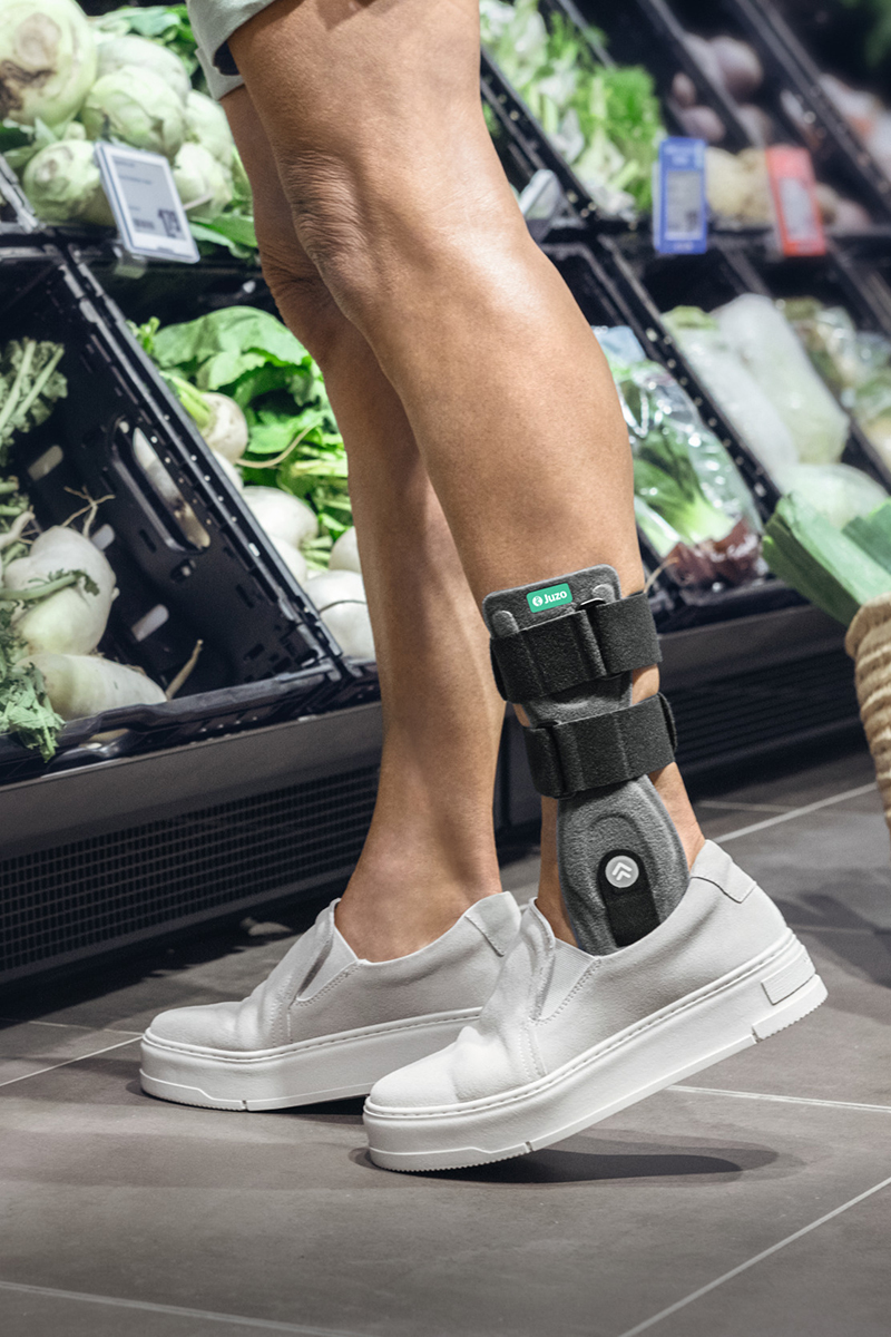 Ankle joint with an ankle brace
