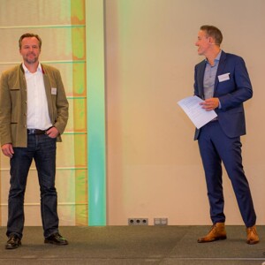 Wissenschaftliche Leitung Die wissenschaftlichen Leiter Dr. med. Michael Lehnert, Berlin, (rechts im Bild) und Dr. med. Andreas Englert, München, betonten die Wichtigkeit der Nord-Süd-Achse Berlin-München für den wissenschaftlichen Austausch.